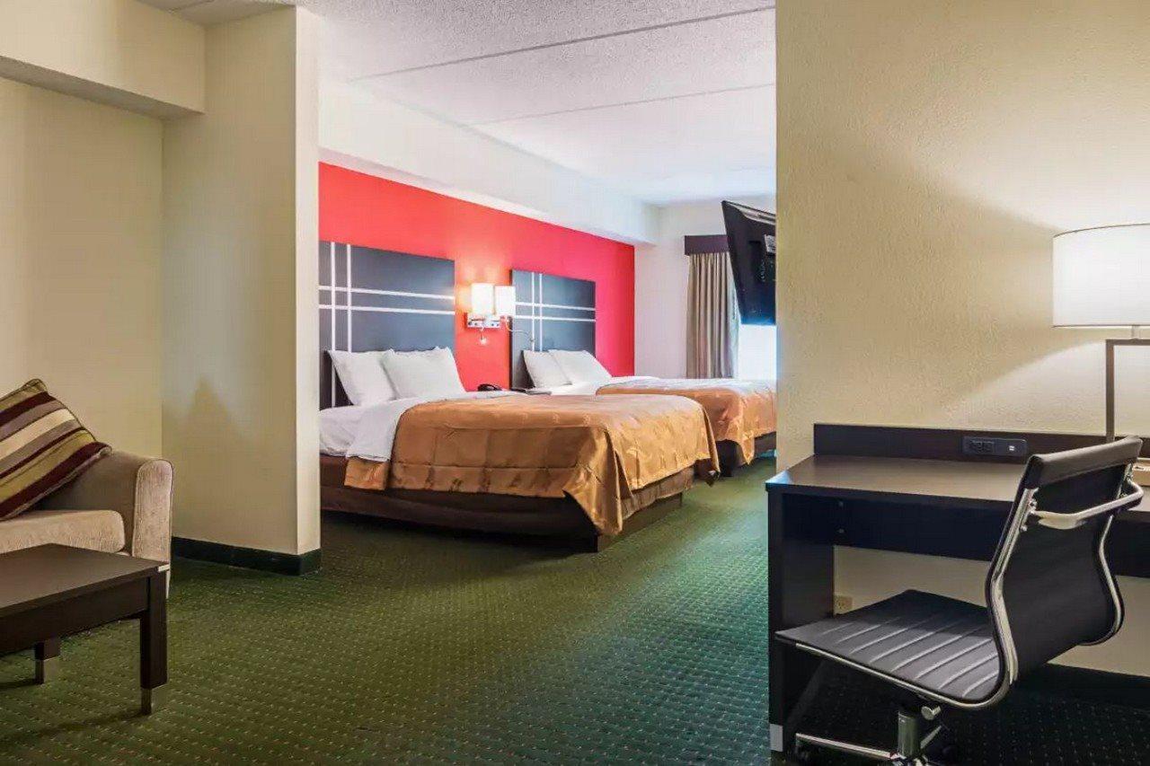Quality Suites Atlanta Airport East Forest Park Exterior foto
