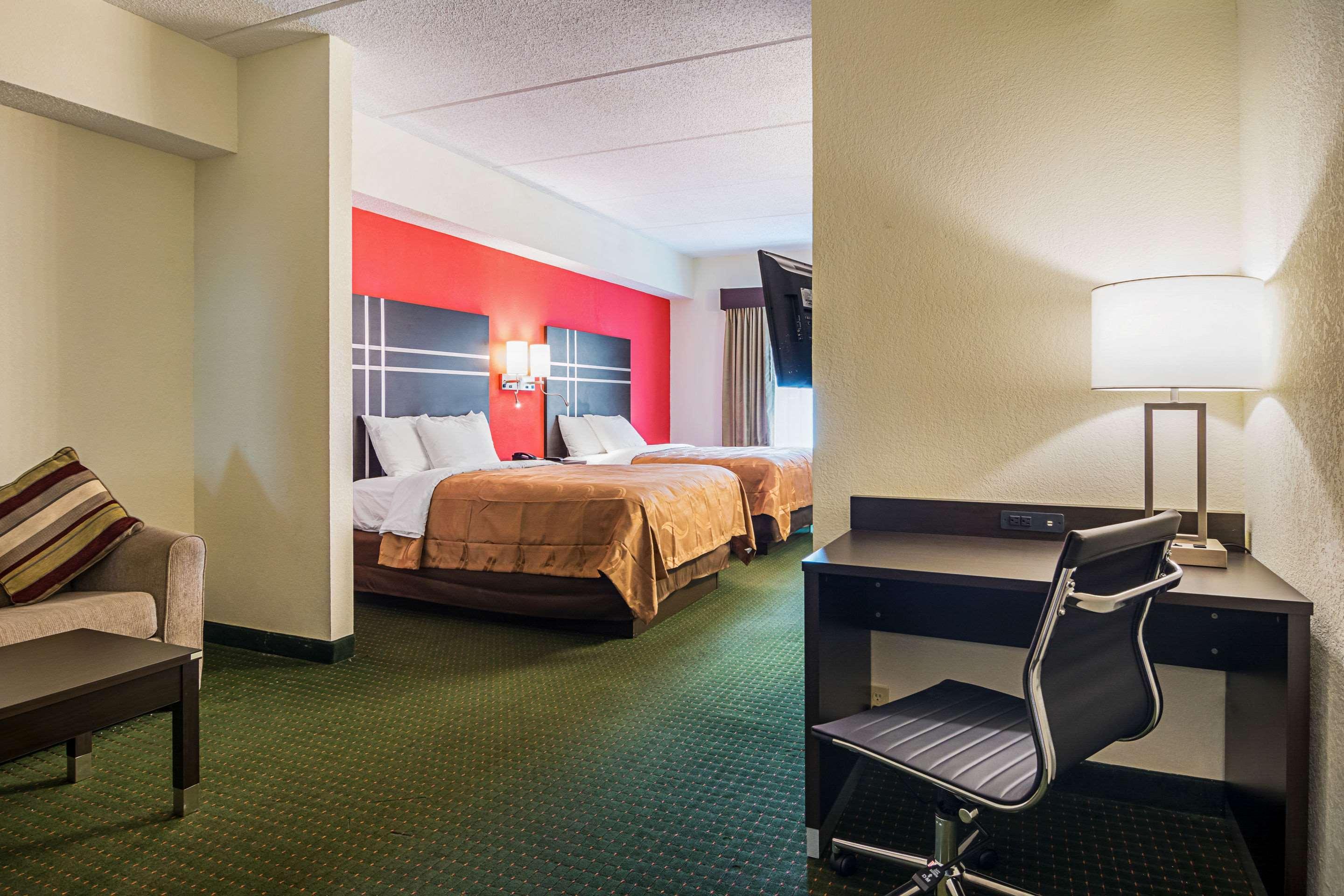 Quality Suites Atlanta Airport East Forest Park Exterior foto