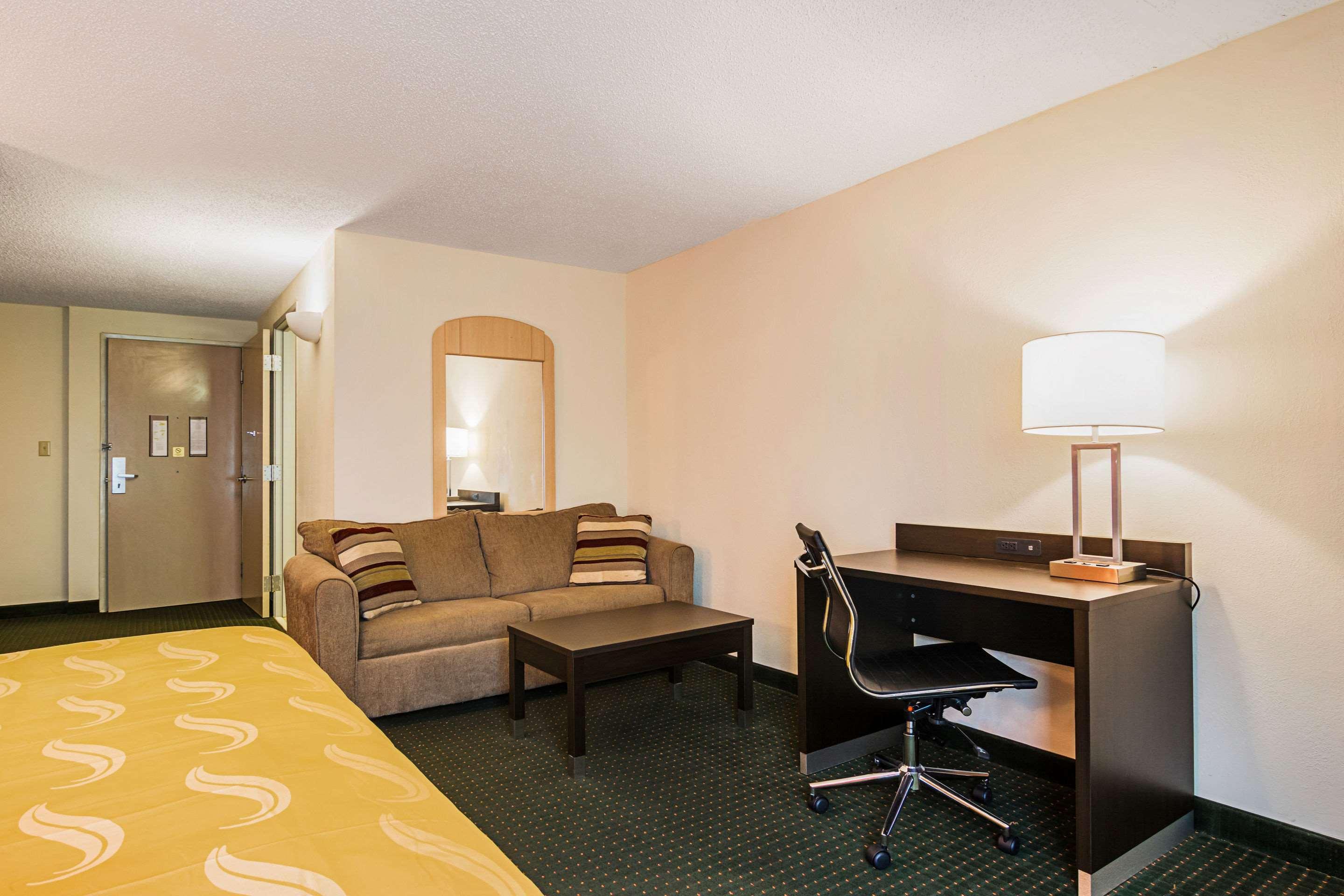 Quality Suites Atlanta Airport East Forest Park Exterior foto