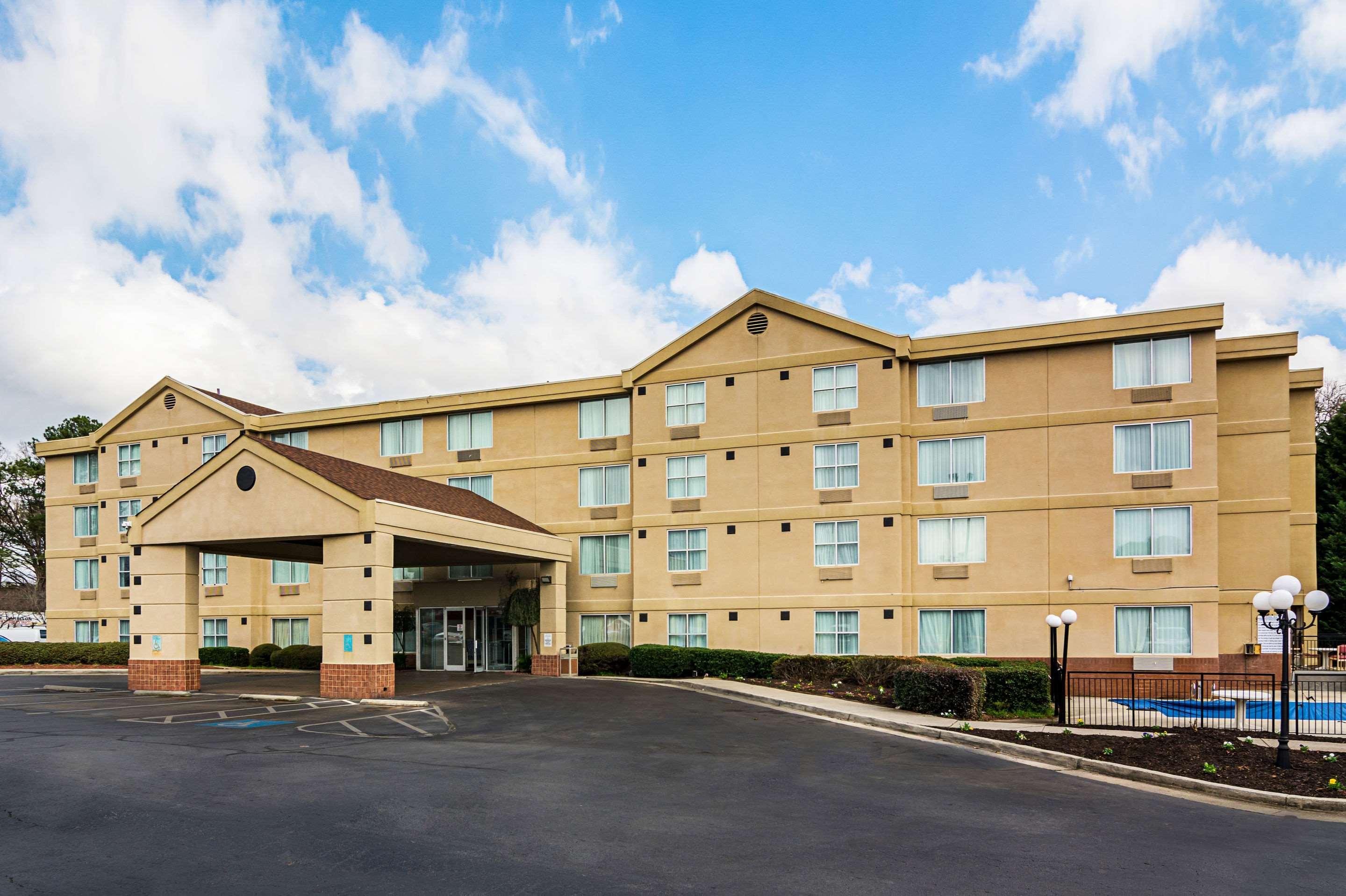 Quality Suites Atlanta Airport East Forest Park Exterior foto