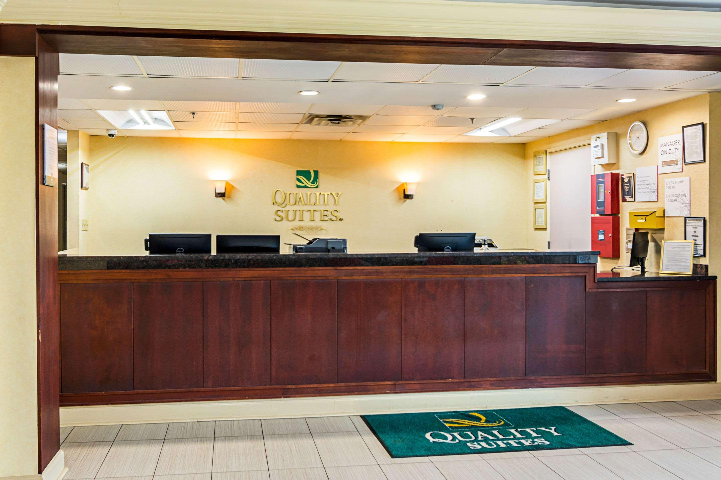 Quality Suites Atlanta Airport East Forest Park Exterior foto