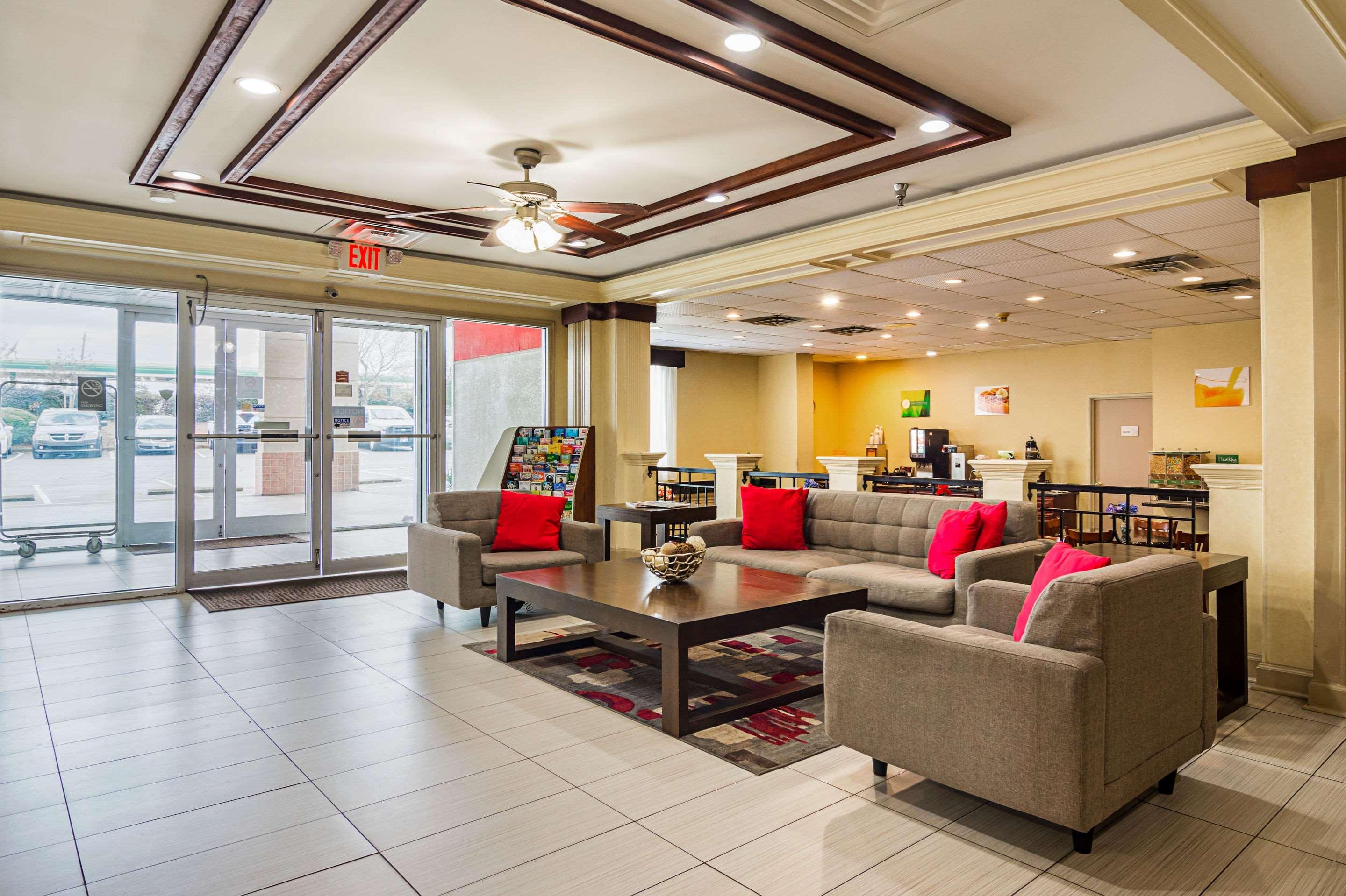 Quality Suites Atlanta Airport East Forest Park Exterior foto
