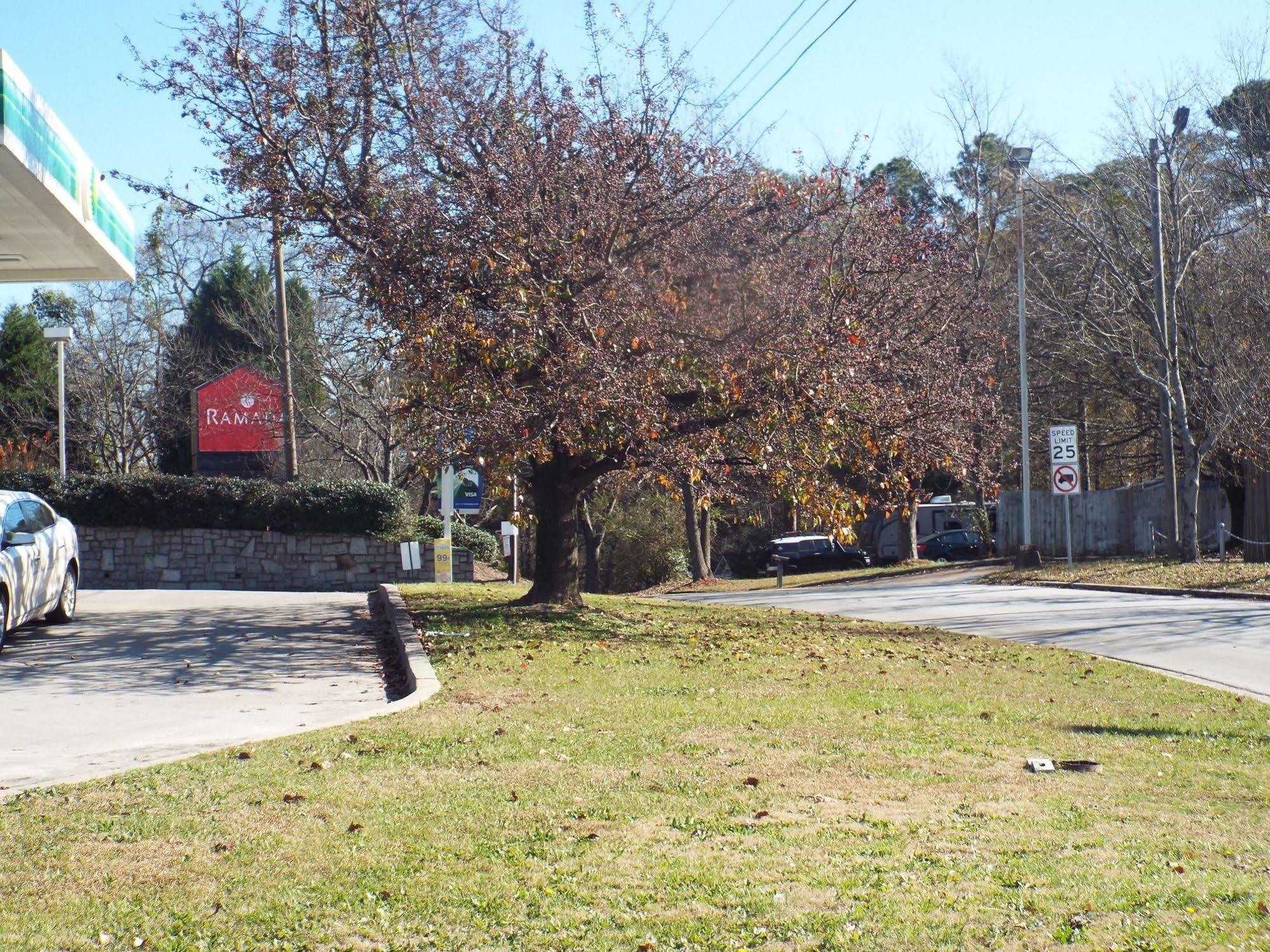 Quality Suites Atlanta Airport East Forest Park Exterior foto
