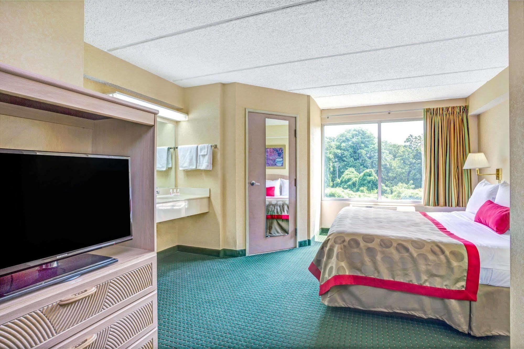 Quality Suites Atlanta Airport East Forest Park Exterior foto